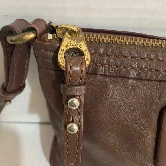 Marc By Marc Jacobs Brown distressed leather crossbody handbag - Picture 6 of 11